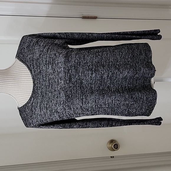 Forever 21, Size M Open Back Marled Black / Gray Long Sleeve Top. - Picture 1 of 10